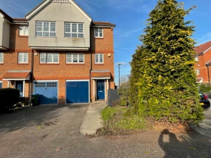 3 Bedroom Terraced House To Rent In Greenhaven Drive, Thamesmead, SE28