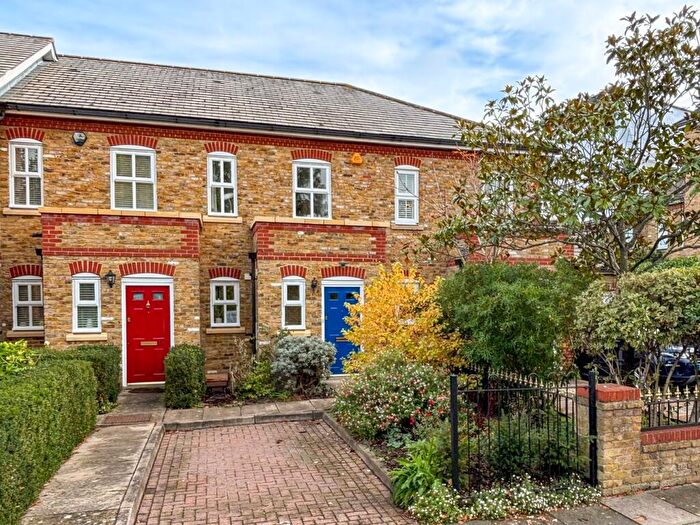 2 Bedroom Terraced House For Sale In Stainton Road, London, SE6