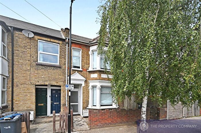 4 Bedroom Detached House To Rent In Leopold Road, Edmonton, London, N18