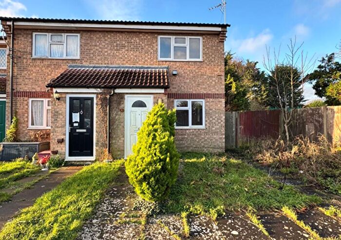 2 Bedroom Semi-Detached House For Sale In Bell Close, Fawley, Southampton, Hampshire, SO45