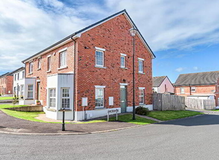 3 Bedroom Semi-Detached House For Sale In Harlow Green, Moira, BT67
