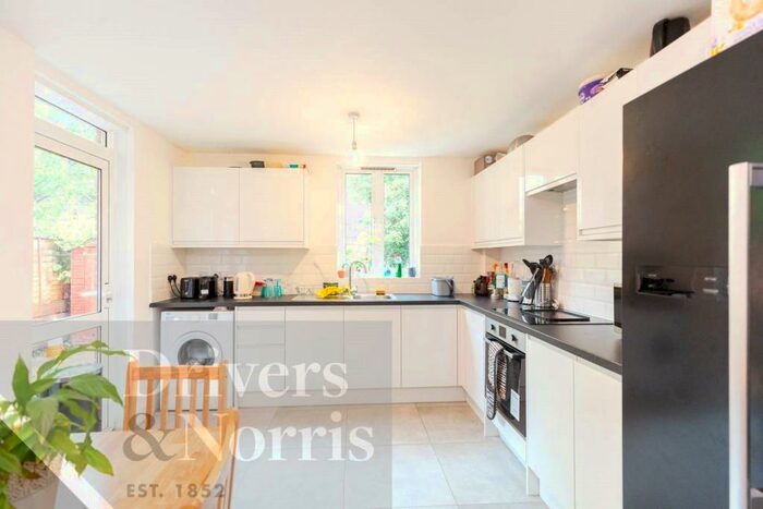 5 Bedroom Town House To Rent In Tolmers Square, Euston, London, NW1
