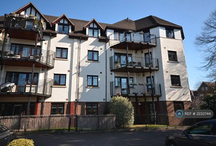 2 Bedroom Flat To Rent In Copers Cope Road, Beckenham, BR3