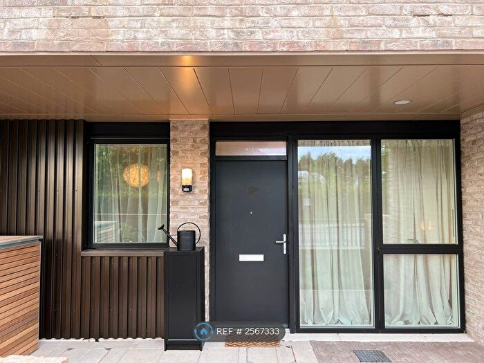 3 Bedroom Flat To Rent In Olympic Park Avenue, London, E20