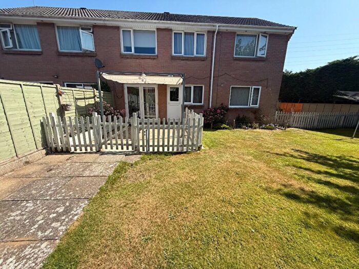 5 Bedroom Semi-Detached House For Sale In Gussage Road, Poole, Dorset, BH12