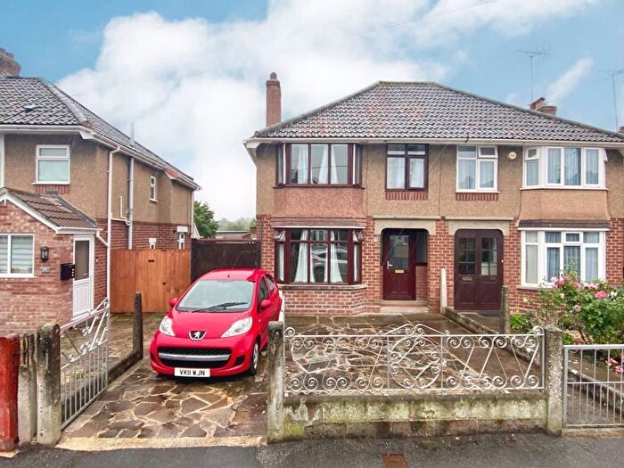 2 Bedroom Semi-Detached House To Rent In Lansdowne Road, Taunton, TA2