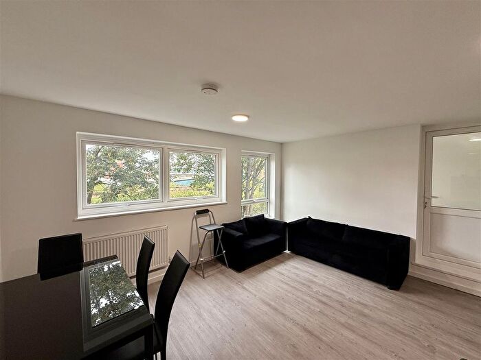 5 Bedroom Flat To Rent In Sharratt Street, London, SE15