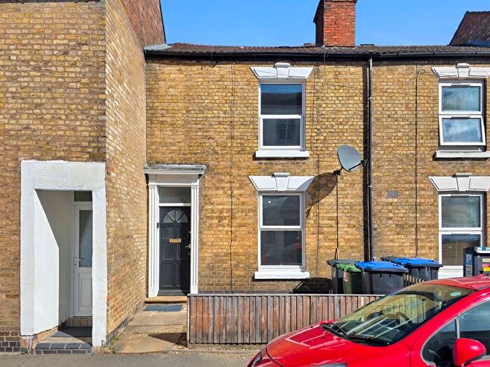 2 Bedroom Terraced House To Rent In William Street, Rugby, CV21