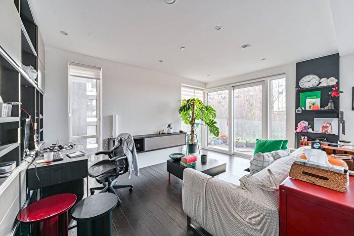 2 Bedroom Flat For Sale In Reminder Lane, North Greenwich, London, SE10