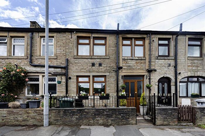 3 Bedroom Terraced House For Sale In New Hey Road, Outlane, Huddersfield, HD3