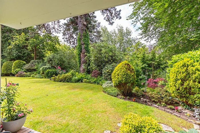 2 Bedroom Apartment To Rent In Branksome Wood Road, Bournemouth, BH4