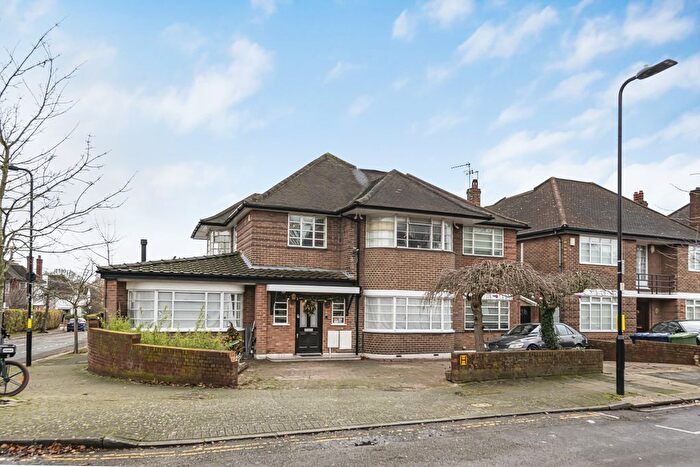 6 Bedroom Detached House For Sale In Beaufort Road, London, W5