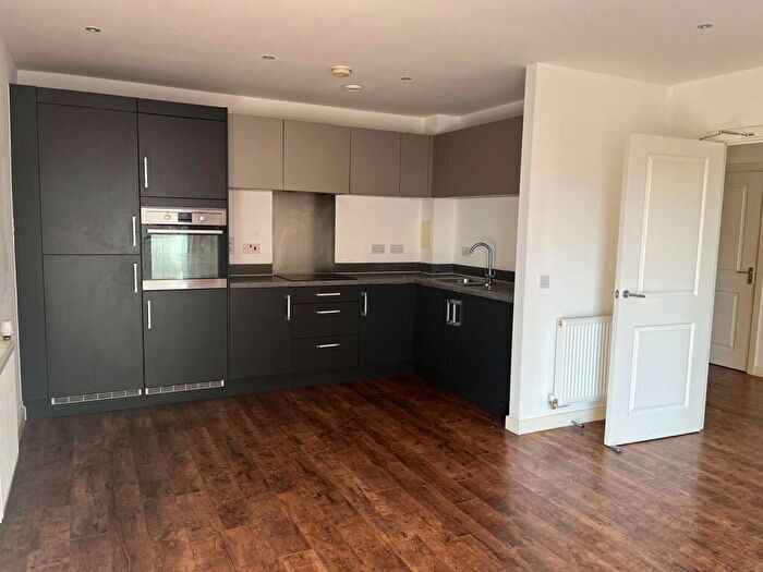 2 Bedroom Flat To Rent In Lindfield Street, London, E14
