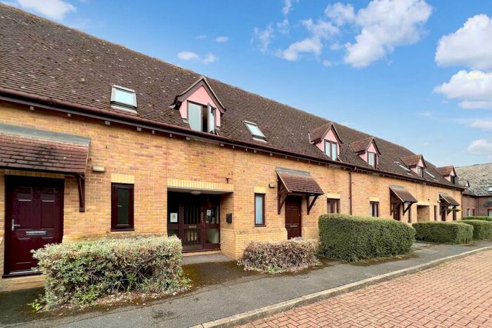 1 Bedroom Flat To Rent In Canvey Walk, Springfield, Chelmsford, CM1