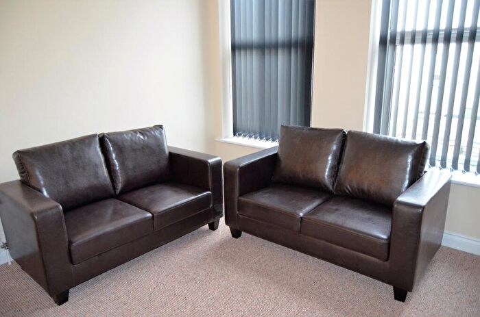 2 Bedroom Apartment To Rent In - Embankment Road, Flat A, PL4