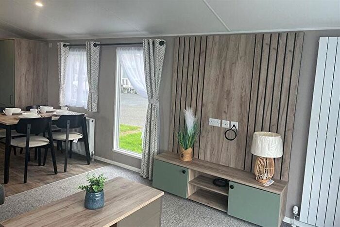 2 Bedroom Mobile/park Home For Sale In Maer Lane, Bude, EX23