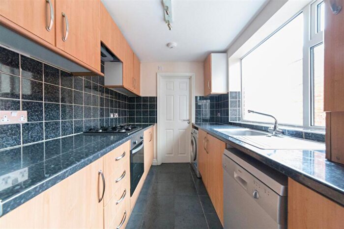 4 Bedroom End Of Terrace House To Rent In £pppw - Bolingbroke Street, Heaton, NE6