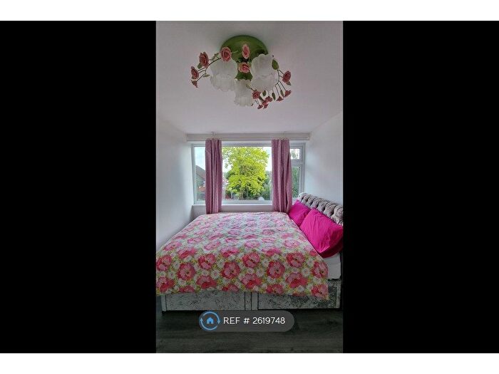 4 Bedroom Terraced House To Rent In Cranford Close, London, SW20