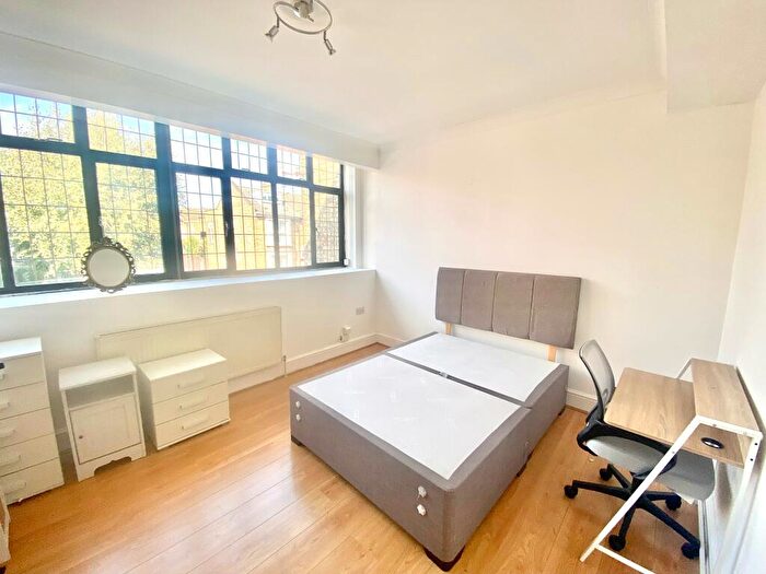 1 Bedroom Apartment To Rent In Knotts Green Road, E10