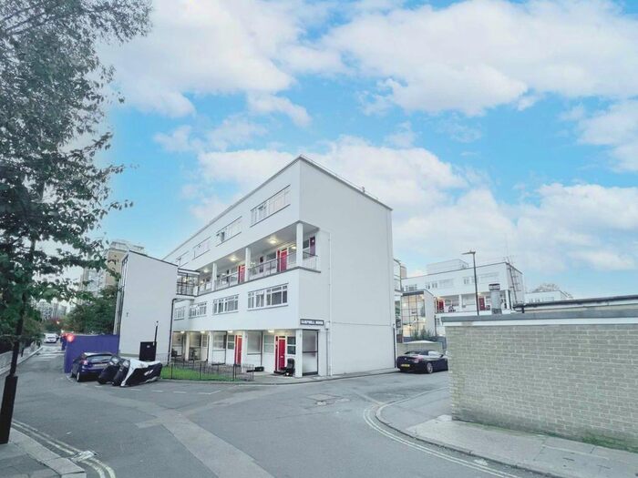 3 Bedroom Flat To Rent In Churchill Gardens, London, SW1V