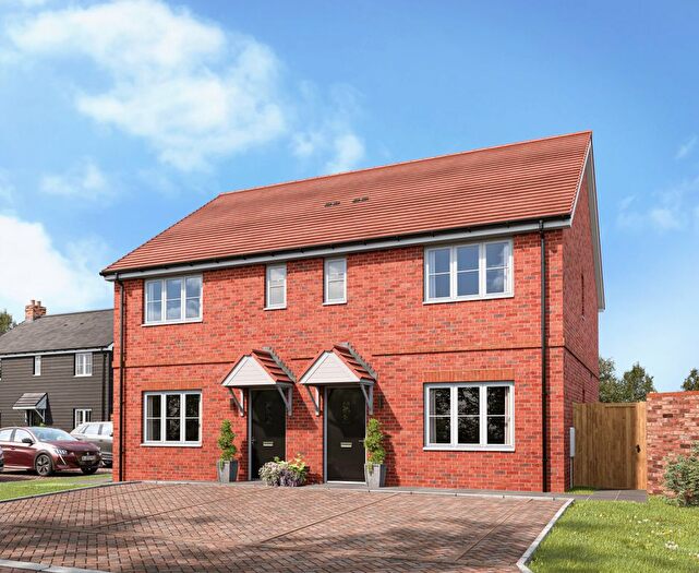 3 Bedroom Semi-Detached House For Sale In Staple Road, Wingham, CT3