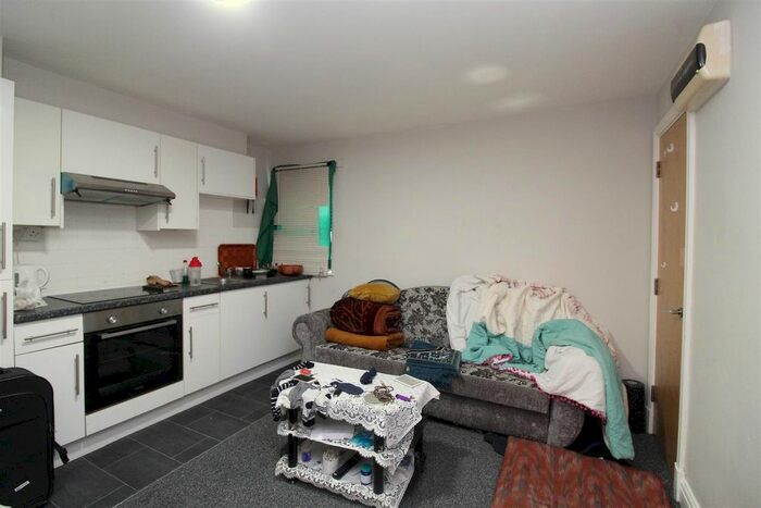 1 Bedroom Flat To Rent In Monthermer Road, Cathays, Cardiff, CF24