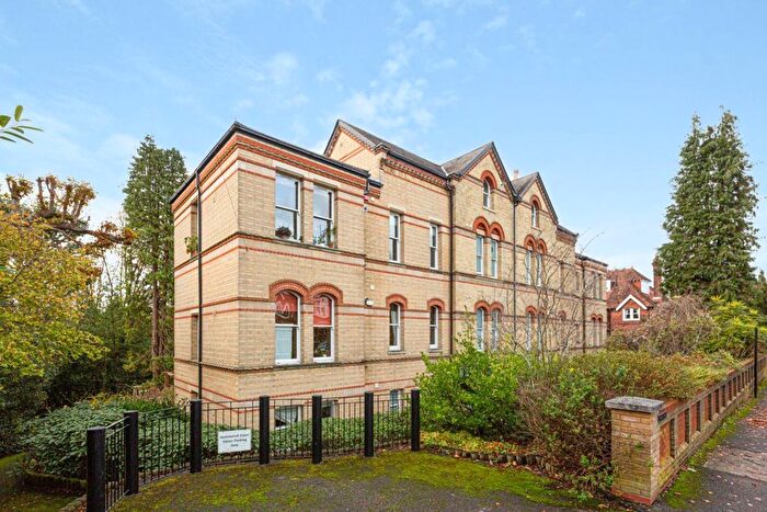 2 Bedroom Flat To Rent In South Park, Sevenoaks, TN13