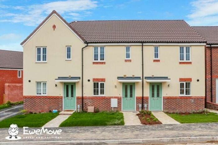 3 Bedroom Terraced House To Rent In Fosbury Crescent, Coate, Swindon, SN3