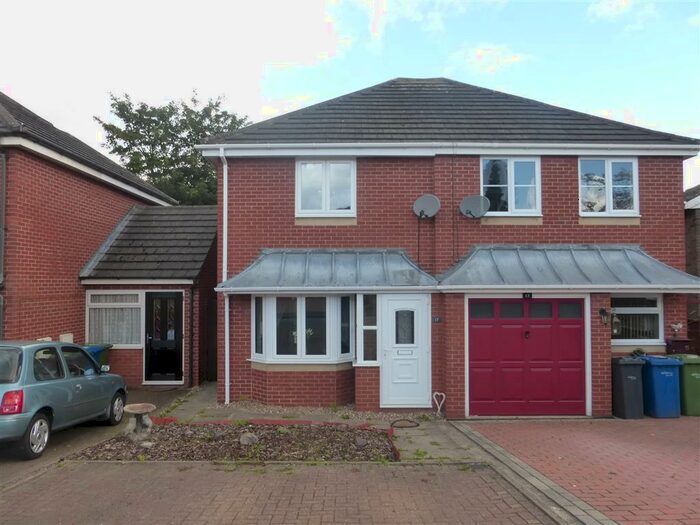 2 Bedroom House To Rent In Riverfield Grove, Tamworth, B77