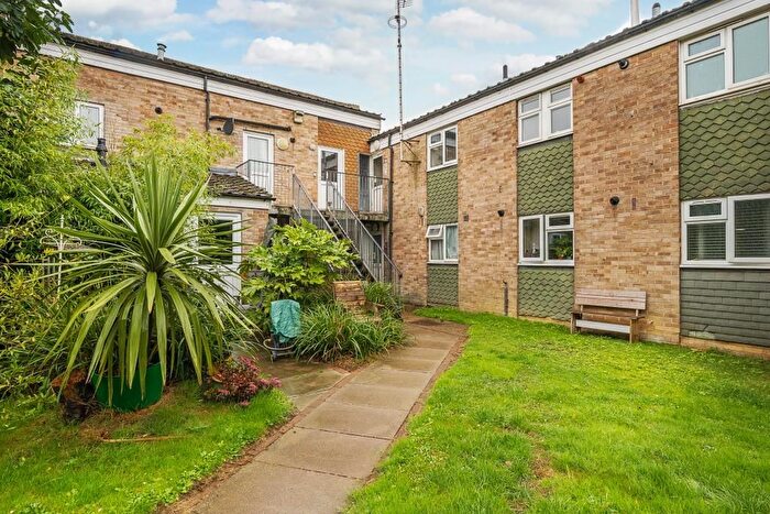 Studio To Rent In Pear Tree Court, Holmer Green, HP15