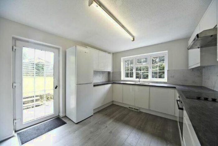 4 Bedroom Property To Rent In Old Farleigh Road, South Croydon, CR2