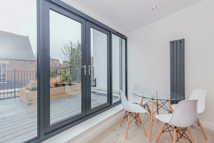 2 Bedroom Apartment To Rent In St. Clements Street, Oxford, OX4