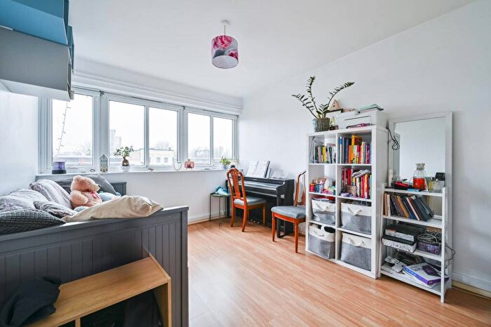 2 Bedroom Flat To Rent In Castle Road, Camden, London, NW1