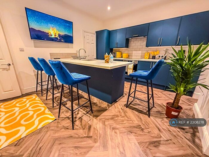 4 Bedroom End Of Terrace House To Rent In Armoury Square, Bristol, BS5