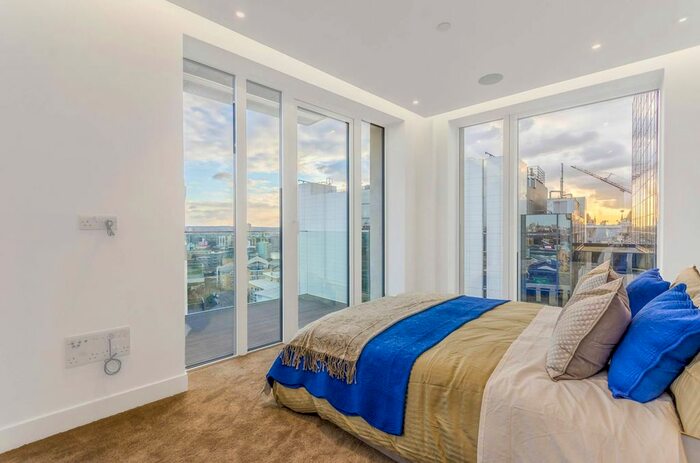 3 Bedroom Flat To Rent In Vaughan Way, St Katharine Docks, London, E1W