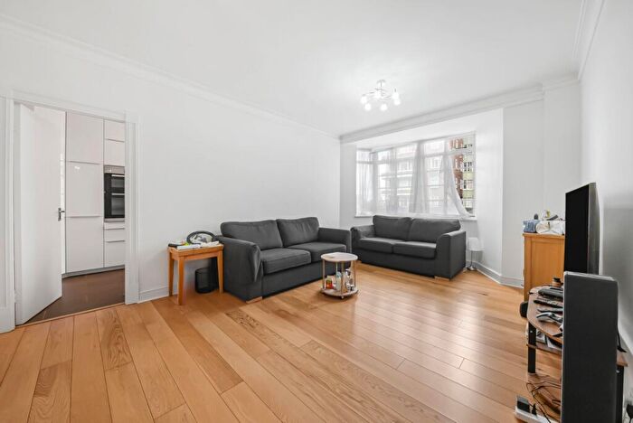 3 Bedroom Flat To Rent In St Johns Court, Finchley Road, NW3