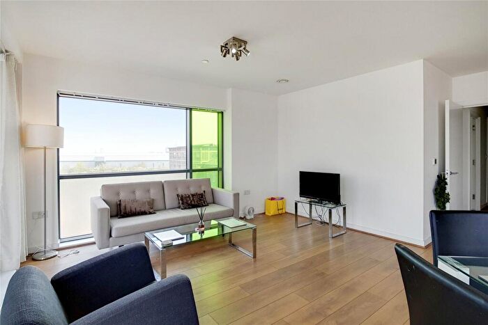 2 Bedroom Apartment To Rent In Yeoman Court London, E14