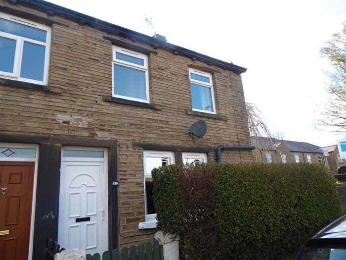 2 Bedroom House To Rent In Acre Street, Huddersfield, HD3