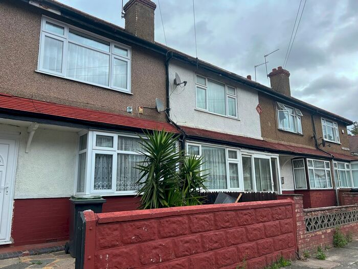 2 Bedroom Terraced House To Rent In Ingleton Road, London, N18
