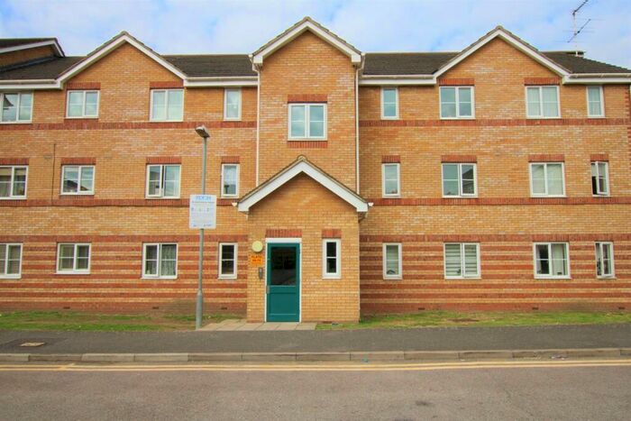 1 Bedroom Flat To Rent In Windmill Drive, Cricklewood, NW2