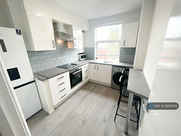 2 Bedroom Flat To Rent In Nottingham, Nottingham, NG7