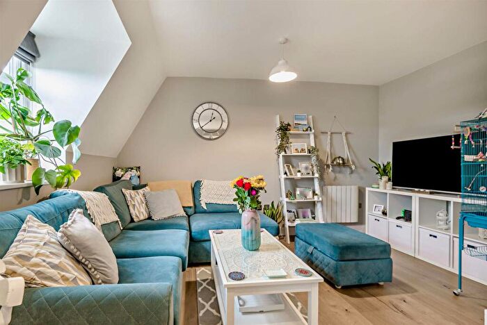 2 Bedroom Apartment For Sale In Cirencester, GL7
