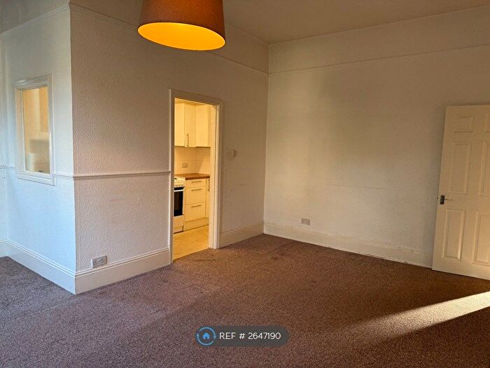 2 Bedroom Flat To Rent In Kew Road, Weston-Super-Mare, BS23