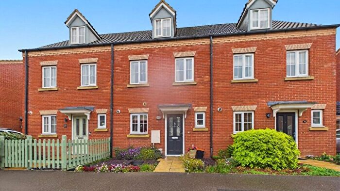 3 Bedroom Town House For Sale In Sandown Drive, Bourne, PE10