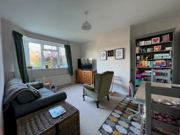 2 Bedroom End Of Terrace House To Rent In Paddock Road, Newbury, RG14