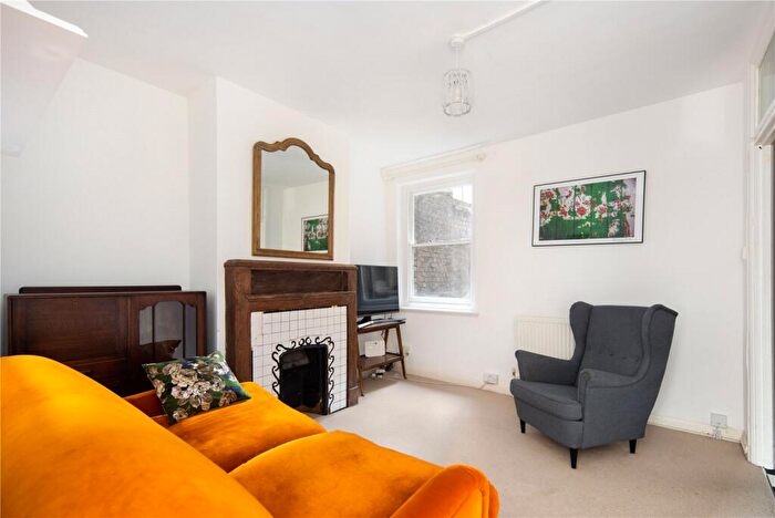 2 Bedroom Flat For Sale In Cavell Street, London, E1