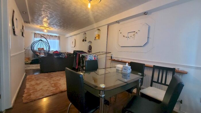 3 Bedroom Terraced House To Rent In Ivy Road, London, E16