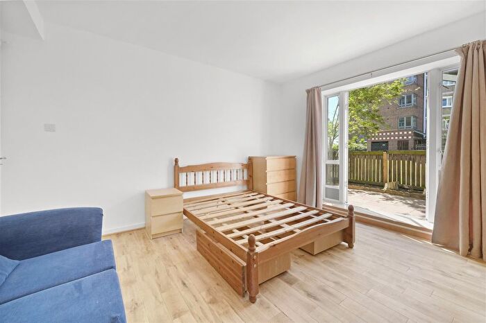 3 Bedroom Flat To Rent In Ayrton Gould House, Roman Road, London, E2