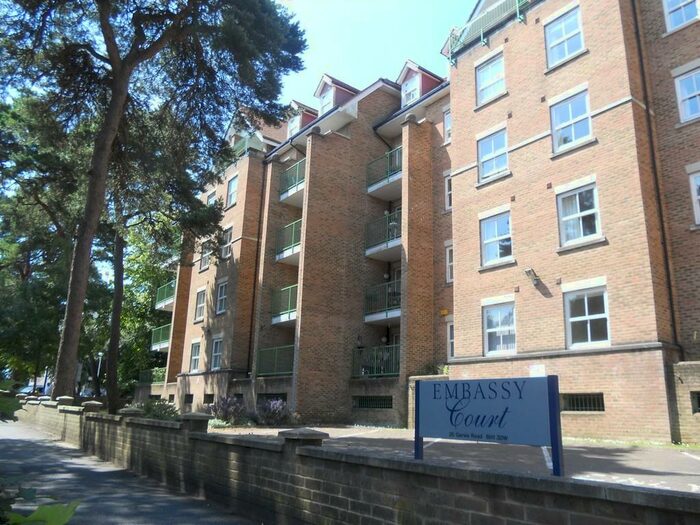 2 Bedroom Apartment To Rent In Embassy Court, Bournemouth, BH1