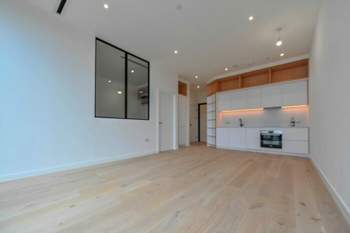 1 Bedroom Flat To Rent In Great West Road, London, TW8